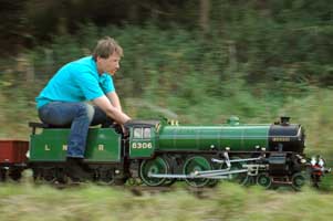 line-230-1-bongo-at-speed-q4